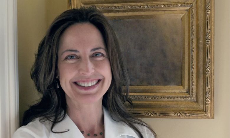 Debra Ponzek Profile: Culinary Career, Cookbooks, Awards, and Public Life Debra Ponzek